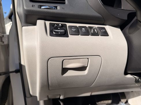 Used 2013 Toyota Highlander Limited image 22