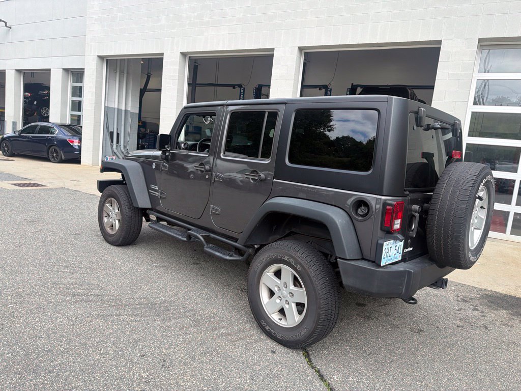 Used 2018 Jeep Wrangler Unlimited Sport S AWD/4WD image 2