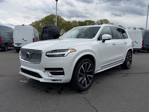 Used 2023 Volvo XC90 B6 Plus w/ Protection Package Premier AWD/4WD image 3