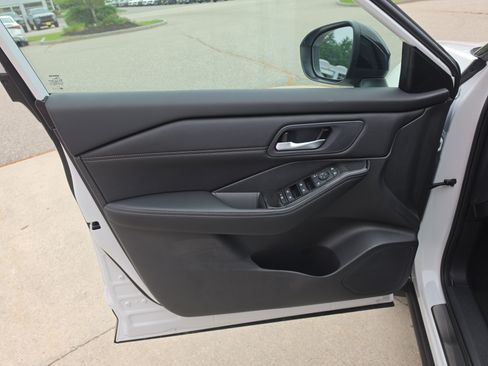 New 2026 Nissan Rogue Dark Armor AWD/4WD image 17