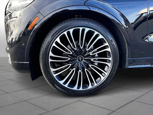 Used 2022 Lincoln Aviator Black Label w/ Dynamic Handling Package image 10