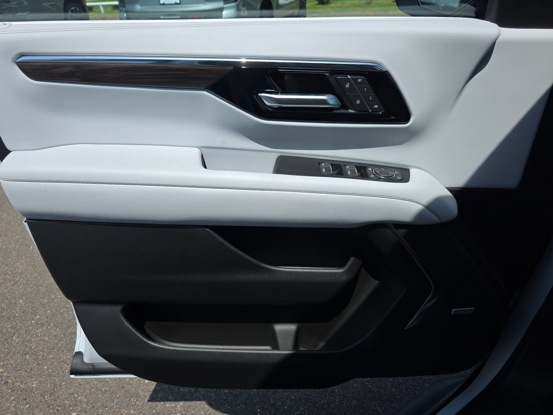 New 2026 Chevrolet Tahoe Premier w/ Sun And Tow Package AWD/4WD image 19