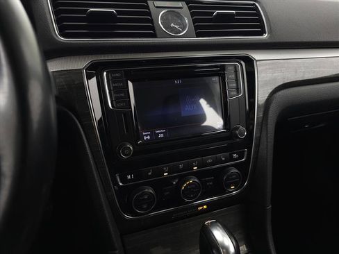 Used 2017 Volkswagen Passat 1.8T SE image 21