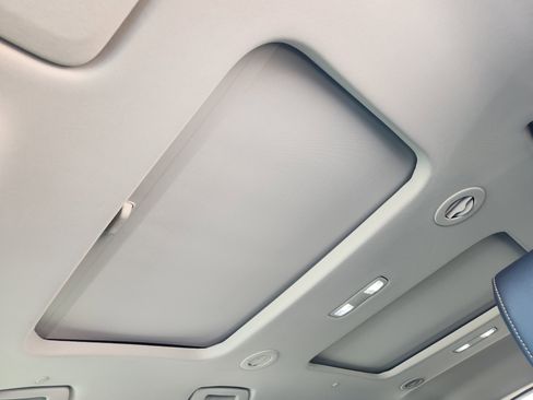 Used 2021 Chevrolet Traverse Premier w/ Redline Edition image 27