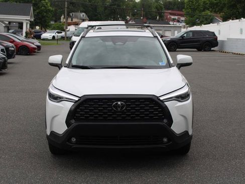 Used 2024 Toyota Corolla Cross XLE w/ Convenience Package FWD image 3