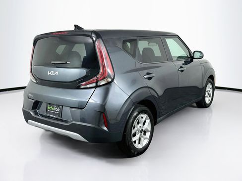 Used 2025 Kia Soul LX w/ LX Technology Package FWD image 9