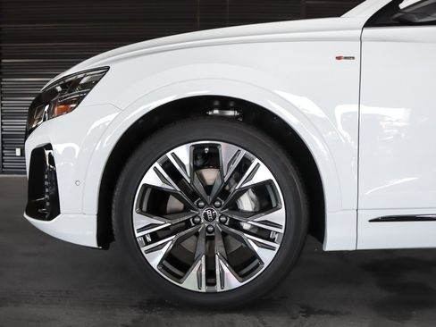 New 2026 Audi Q8 Premium Plus AWD/4WD image 4