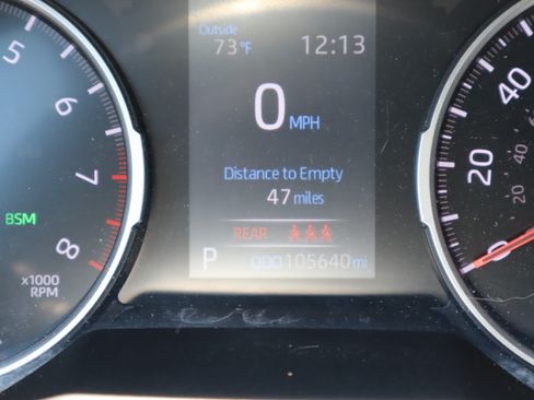 Used 2021 Toyota RAV4 XLE Premium FWD image 25