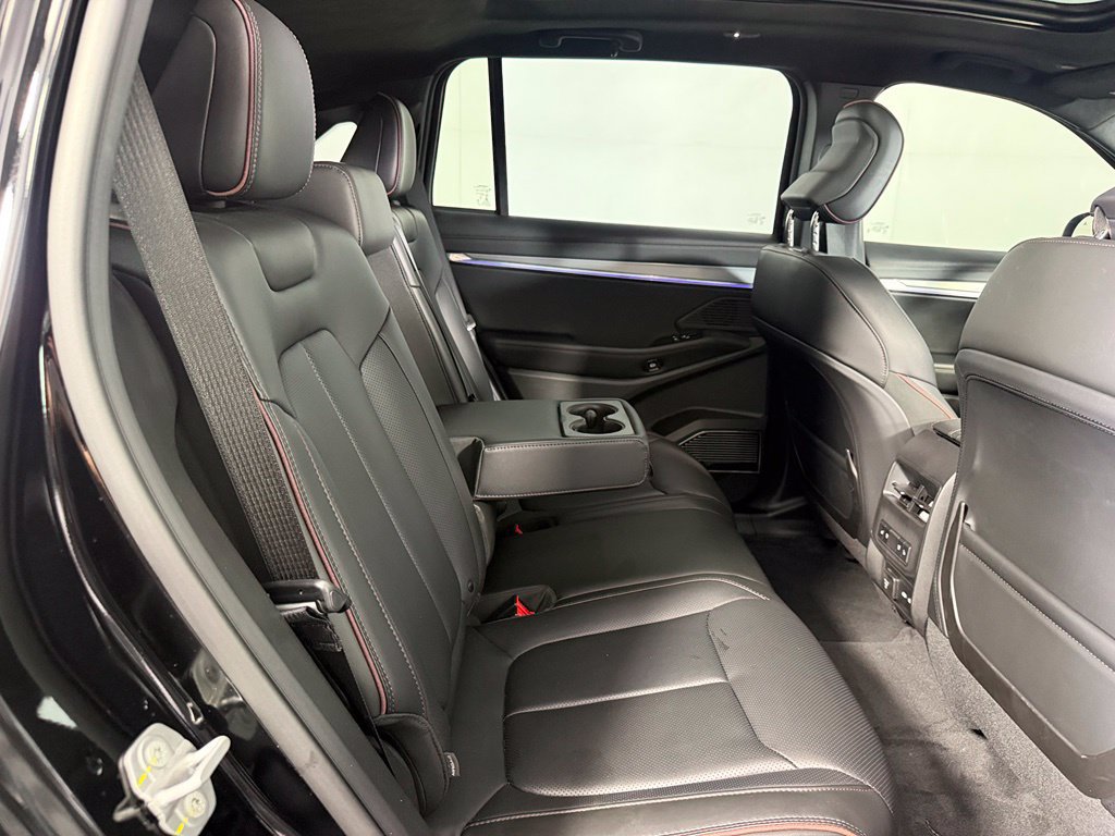 Used 2025 Jeep Wagoneer S Launch Edition AWD/4WD image 17