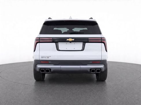 Used 2025 Chevrolet Traverse LT FWD image 10