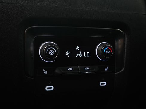 Used 2024 Chevrolet Tahoe High Country AWD/4WD image 17