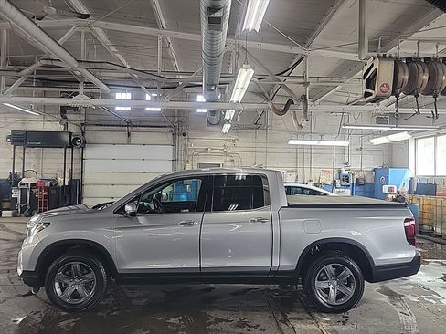 Used 2022 Honda Ridgeline RTL-E image 2