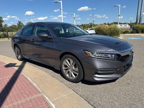 Used 2018 Honda Accord LX image 3