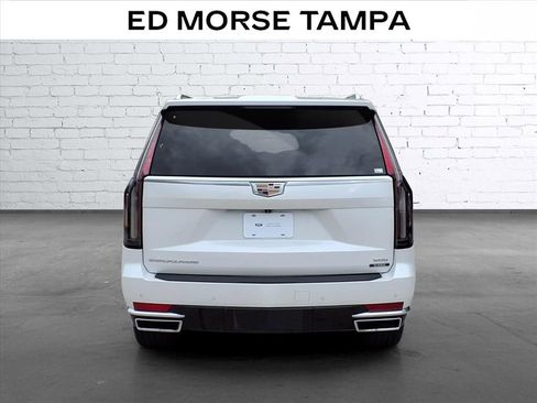 Used 2024 Cadillac Escalade ESV Luxury RWD image 4