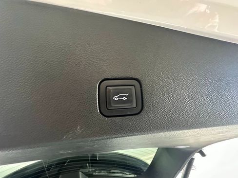 Used 2023 Cadillac XT6 Premium Luxury image 23