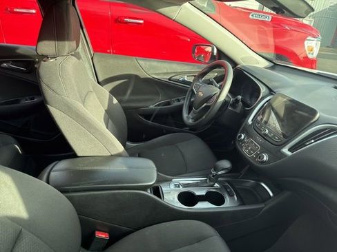 Used 2022 Chevrolet Malibu LT image 4