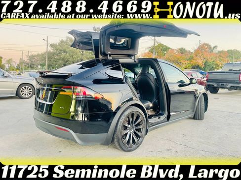 Used 2022 Tesla Model X Plaid image 11