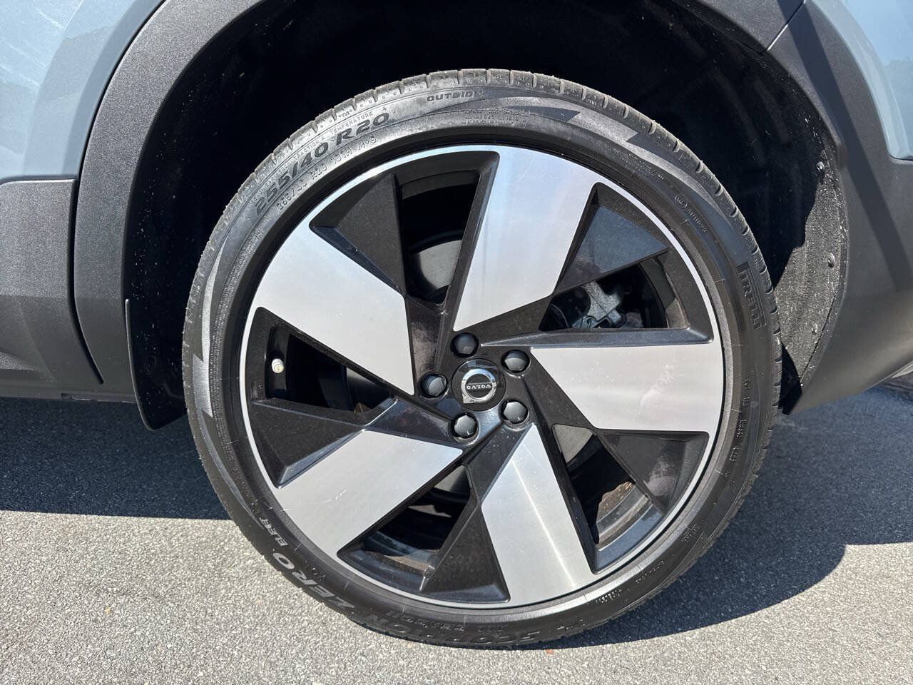 Used 2023 Volvo XC40 Recharge Ultimate w/ Protection Package Premier AWD/4WD image 40