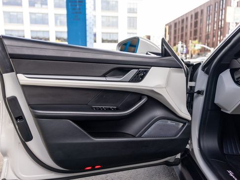 Certified 2021 Porsche Taycan Turbo S AWD/4WD image 37
