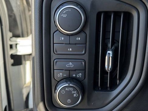 Used 2022 Chevrolet Silverado 2500 Custom w/ Custom Convenience Package image 21