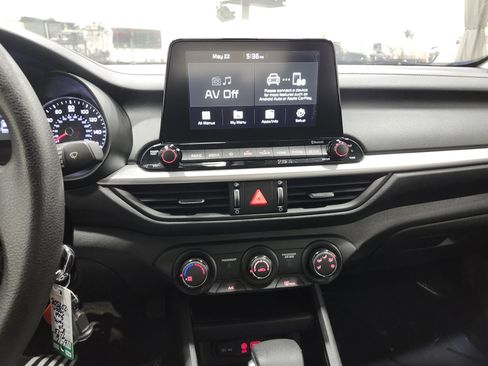 Used 2020 Kia Forte LXS FWD image 27
