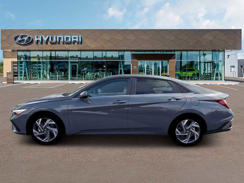 New 2026 Hyundai Elantra Limited image 3