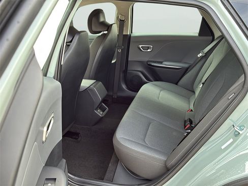 New 2026 Kia K4 LXS image 16