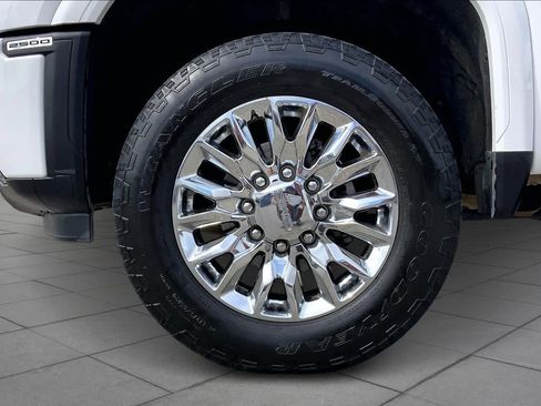 Used 2024 GMC Sierra 2500 Denali AWD/4WD image 18