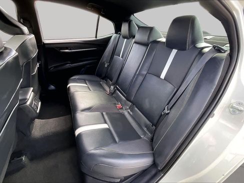 Used 2025 Toyota Camry SE FWD image 22