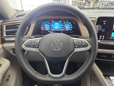 New 2026 Volkswagen Atlas SE FWD image 13
