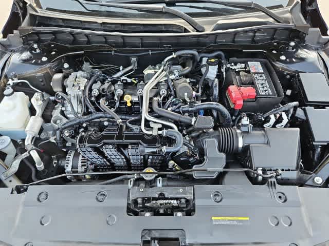Used 2024 Nissan Altima 2.5 SR FWD image 12