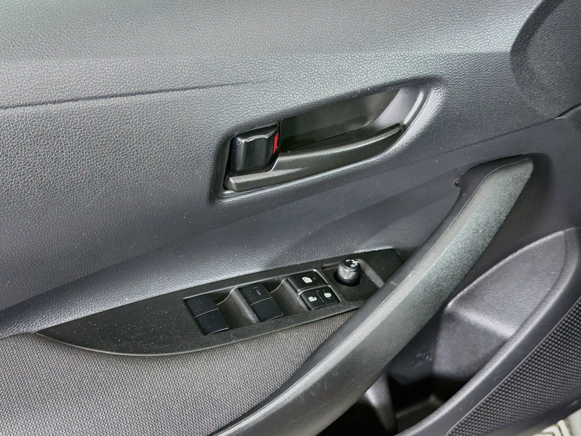 Used 2026 Toyota Corolla LE FWD image 15