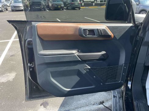 Used 2024 Ford Bronco Outer Banks AWD/4WD image 15