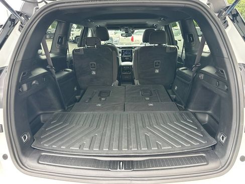 Used 2024 Jeep Grand Cherokee L Laredo RWD image 19