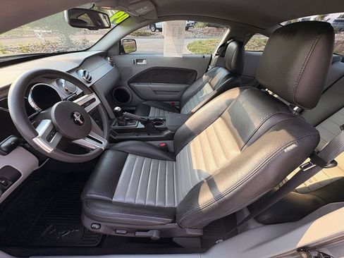 Used 2009 Ford Mustang GT RWD image 11