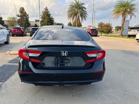 Used 2018 Honda Accord LX image 3