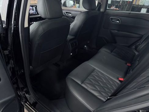 Used 2023 Nissan Rogue Platinum w/ Platinum Premium Package AWD/4WD image 22