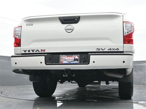 Used 2024 Nissan Titan SV w/ SV Utility Package image 21