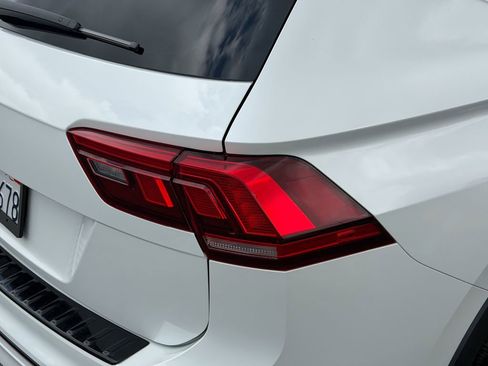 Used 2024 Volkswagen Tiguan SE R-Line FWD image 8