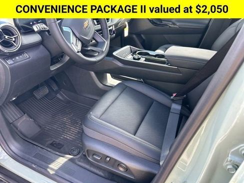 New 2026 Chevrolet Equinox LT w/ Convenience Package II image 2