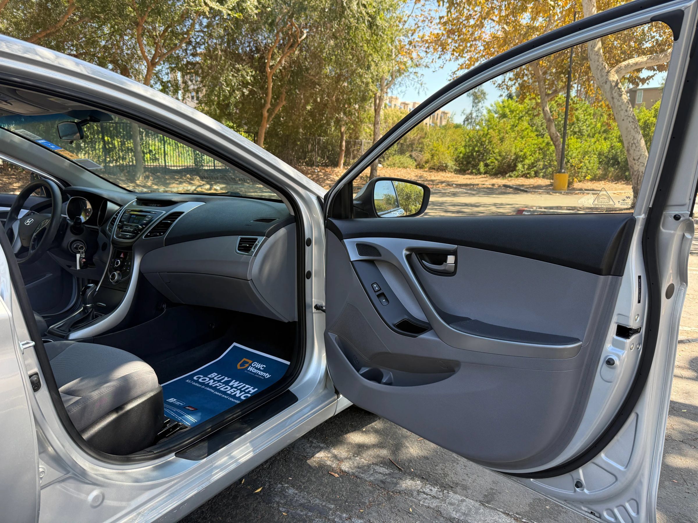 Used 2016 Hyundai Elantra SE FWD image 21