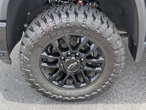 Used 2025 Chevrolet Silverado 2500 LTZ w/ LTZ Plus Package AWD/4WD image 13