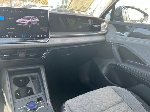 Certified 2025 Volkswagen Tiguan S image 11