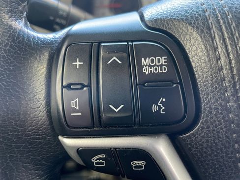 Used 2015 Toyota Sienna SE Premium image 10