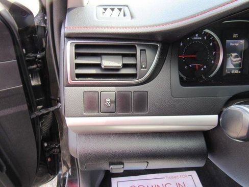 Used 2016 Toyota Camry SE w/ Moonroof Package image 13