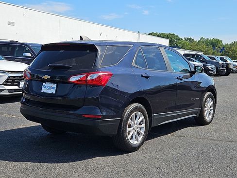 Certified 2020 Chevrolet Equinox LS w/ LS Convenience Package FWD image 7