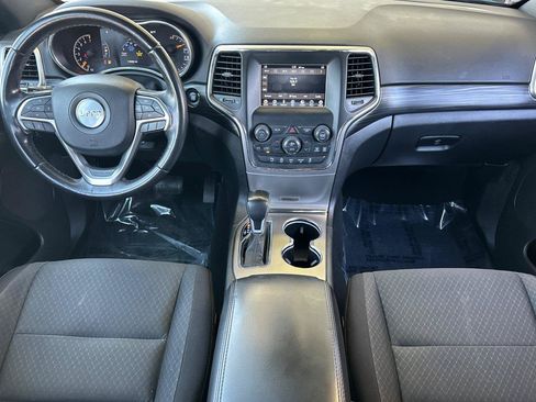 Used 2021 Jeep Grand Cherokee Laredo RWD image 13