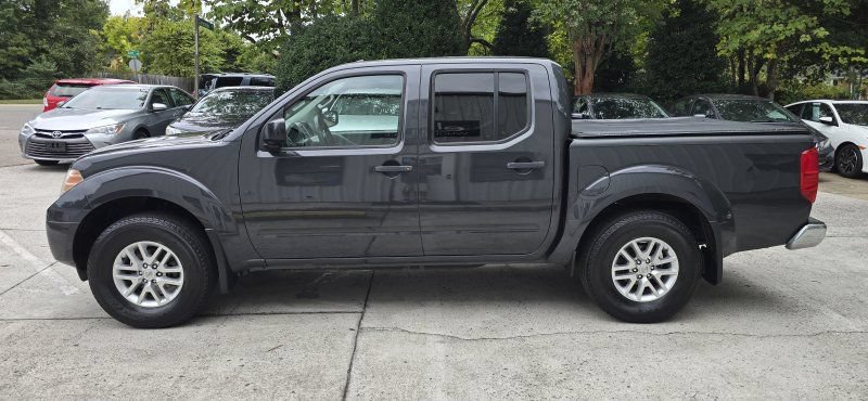 Used 2015 Nissan Frontier SV AWD/4WD image 2