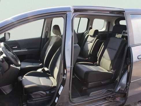 Used 2006 MAZDA MAZDA5 Touring FWD image 6