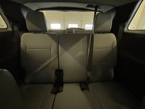 Used 2020 Chevrolet Traverse LT w/ LT Premium Package image 25